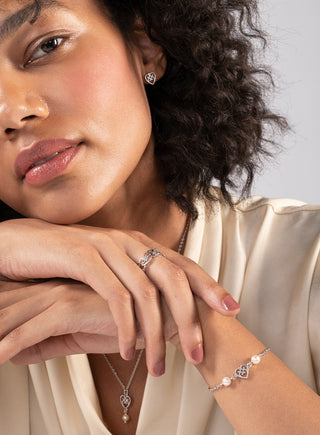 Helmi pendant with an Akoya pearl, silver